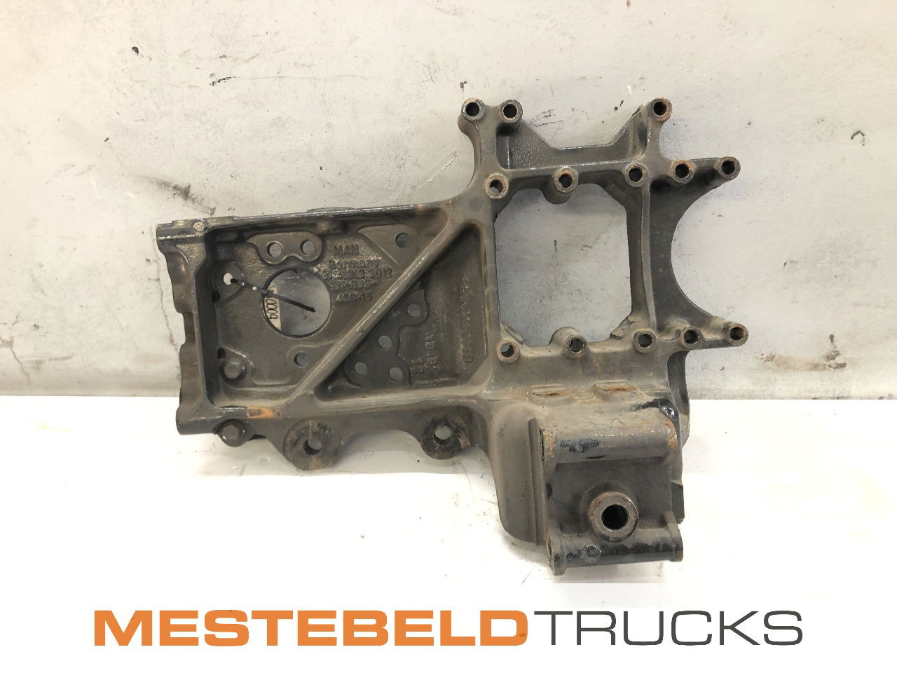 MAN Combisteun voorzijde rechts TGS - Bastidor/ Chasis para Camión: foto 1 MAN Combisteun voorzijde rechts TGS - Bastidor/ Chasis para Camión: foto 1