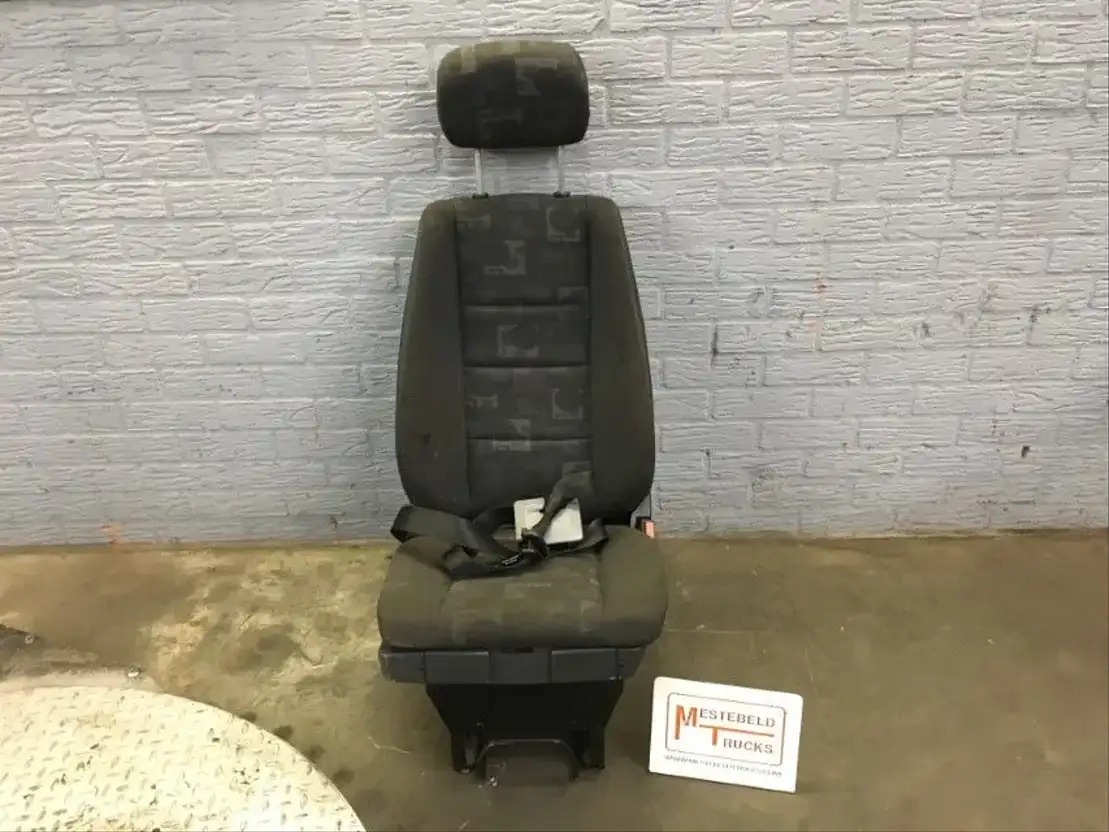 Mercedes-Benz Bijrijdersstoel - Asiento para Camión: foto 1 Mercedes-Benz Bijrijdersstoel - Asiento para Camión: foto 1