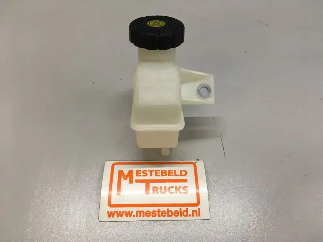 Mercedes-Benz Koppelingsvloeistof reservoir - Embrague y piezas para Camión: foto 1 Mercedes-Benz Koppelingsvloeistof reservoir - Embrague y piezas para Camión: foto 1