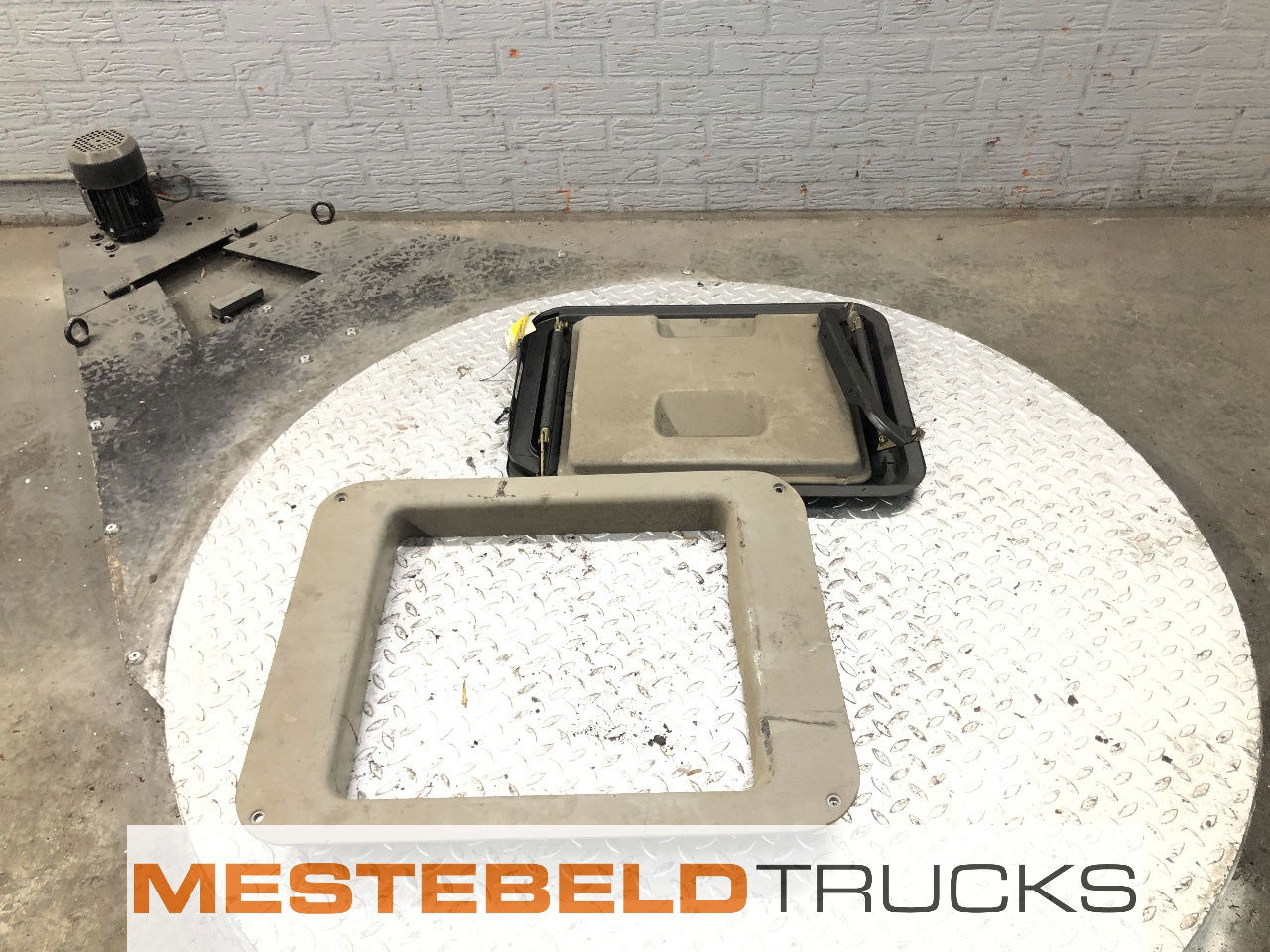 Scania Dakluik P94 - Cabina e interior para Camión: foto 1 Scania Dakluik P94 - Cabina e interior para Camión: foto 1