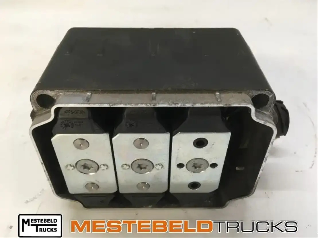 Scania S chakelhuis - Caja de cambios y piezas para Camión: foto 1 Scania S chakelhuis - Caja de cambios y piezas para Camión: foto 1