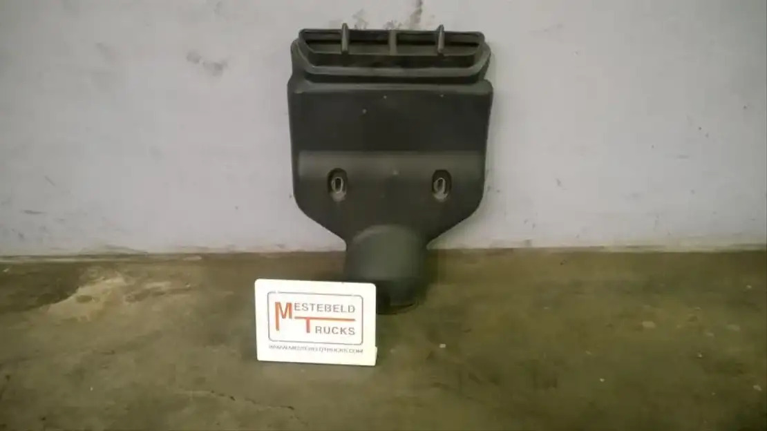 Volvo L uchtinlaatpijp - Tubo de admisión de aire para Camión: foto 1 Volvo L uchtinlaatpijp - Tubo de admisión de aire para Camión: foto 1