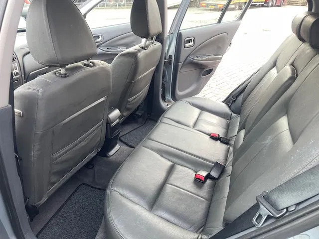 Hatchback Nissan Almera Leder bekleding APK Cruise control: foto 16 Hatchback Nissan Almera Leder bekleding APK Cruise control: foto 16