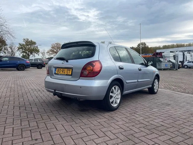 Hatchback Nissan Almera Leder bekleding APK Cruise control: foto 7 Hatchback Nissan Almera Leder bekleding APK Cruise control: foto 7