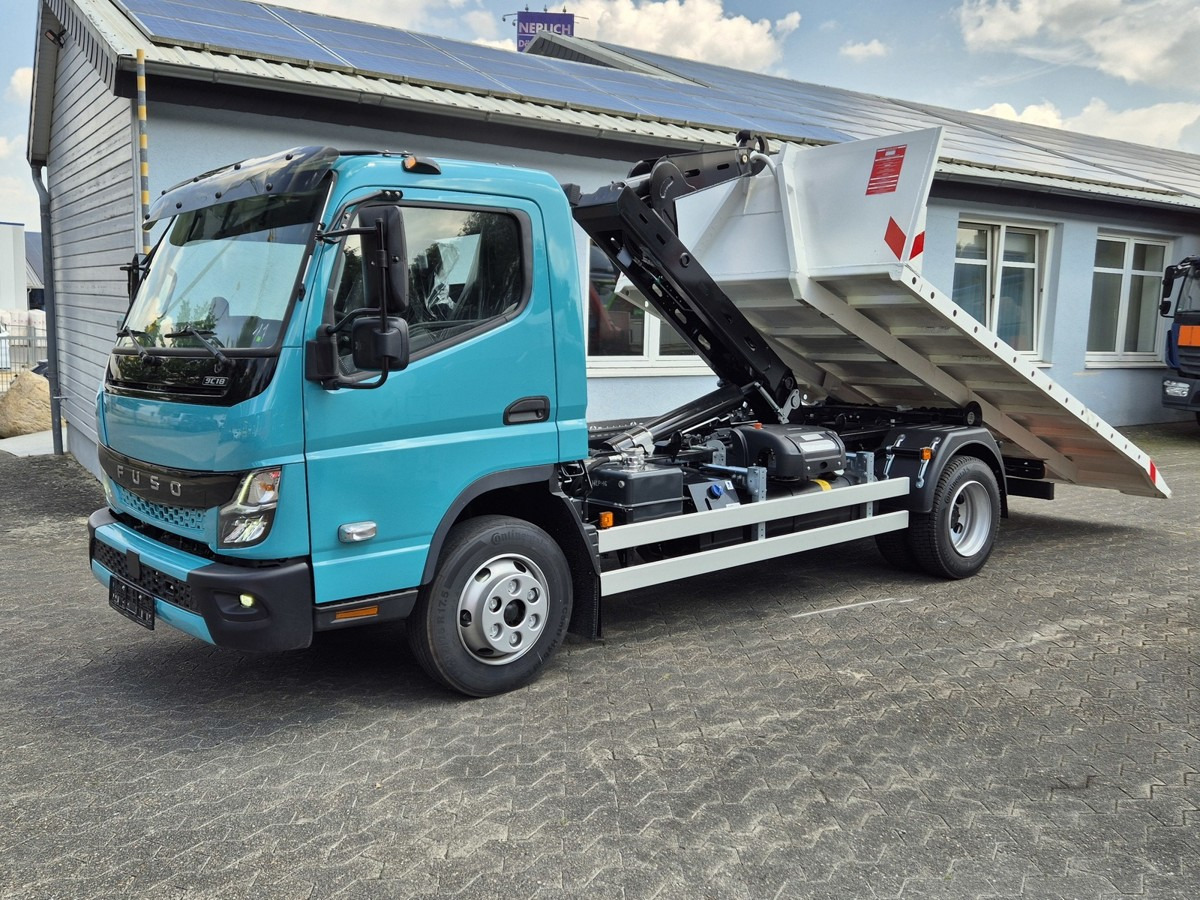 FUSO Canter FUSO 9C18 Duonic City Abrollkipper Color - Camión multibasculante, Camión grúa: foto 2 FUSO Canter FUSO 9C18 Duonic City Abrollkipper Color - Camión multibasculante, Camión grúa: foto 2