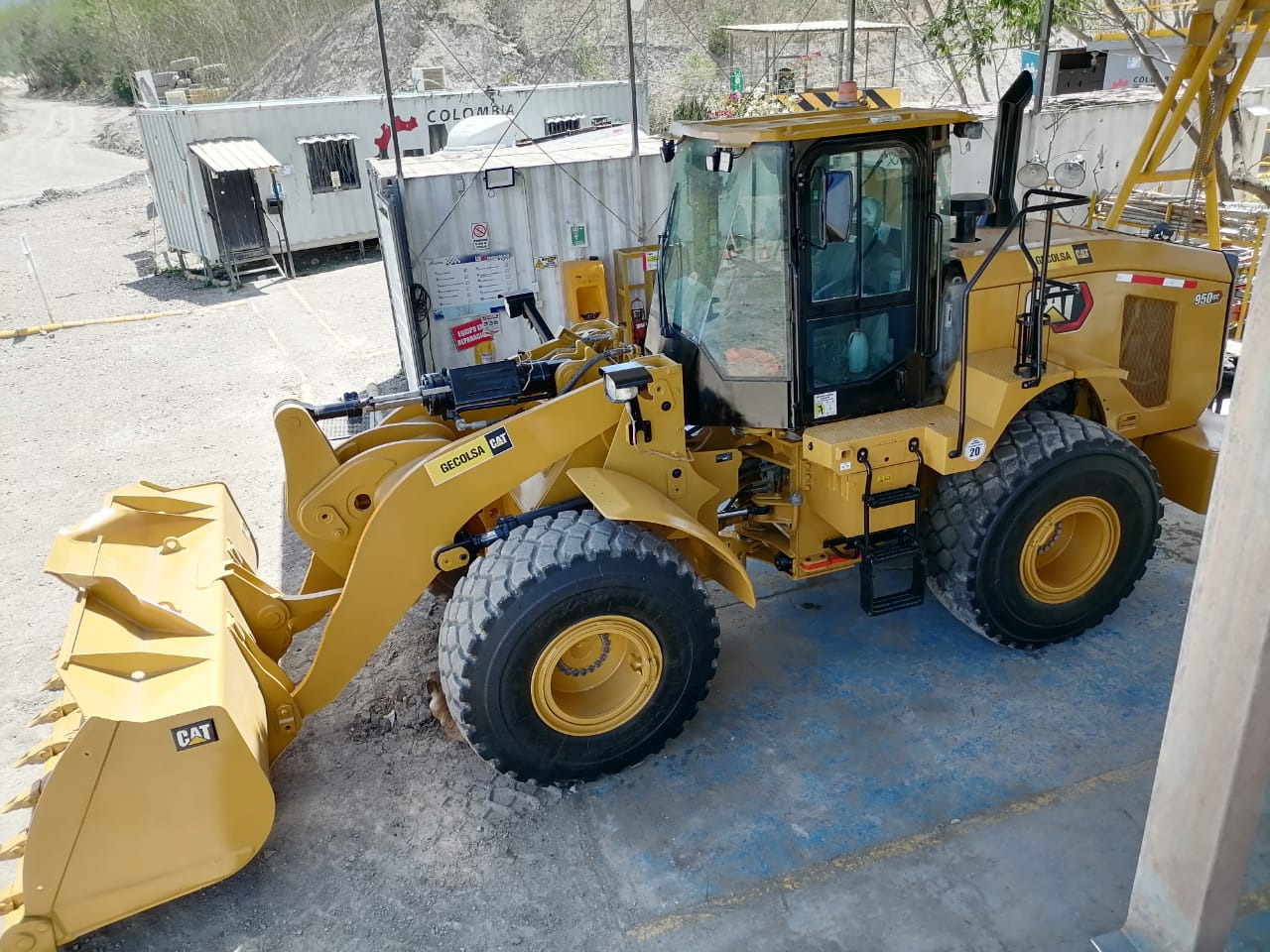 CATERPILLAR 950 GC - Cargadora de ruedas: foto 1 CATERPILLAR 950 GC - Cargadora de ruedas: foto 1