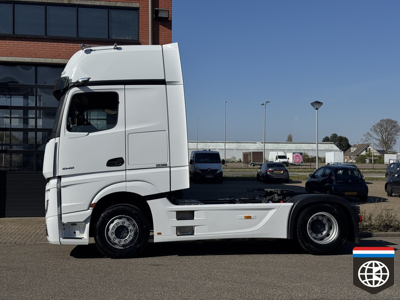 Mercedes-Benz ACTROS 1848 Gigaspace ** LIMITED EDITION** / FULL SPOILER / 2x TANK / NIGHT ac / - Cabeza tractora: foto 3 Mercedes-Benz ACTROS 1848 Gigaspace ** LIMITED EDITION** / FULL SPOILER / 2x TANK / NIGHT ac / - Cabeza tractora: foto 3
