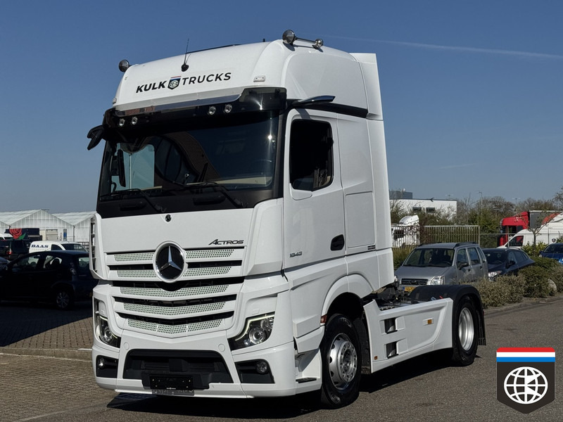 Mercedes-Benz ACTROS 1848 Gigaspace ** LIMITED EDITION** / FULL SPOILER / 2x TANK / NIGHT ac / - Cabeza tractora: foto 2 Mercedes-Benz ACTROS 1848 Gigaspace ** LIMITED EDITION** / FULL SPOILER / 2x TANK / NIGHT ac / - Cabeza tractora: foto 2