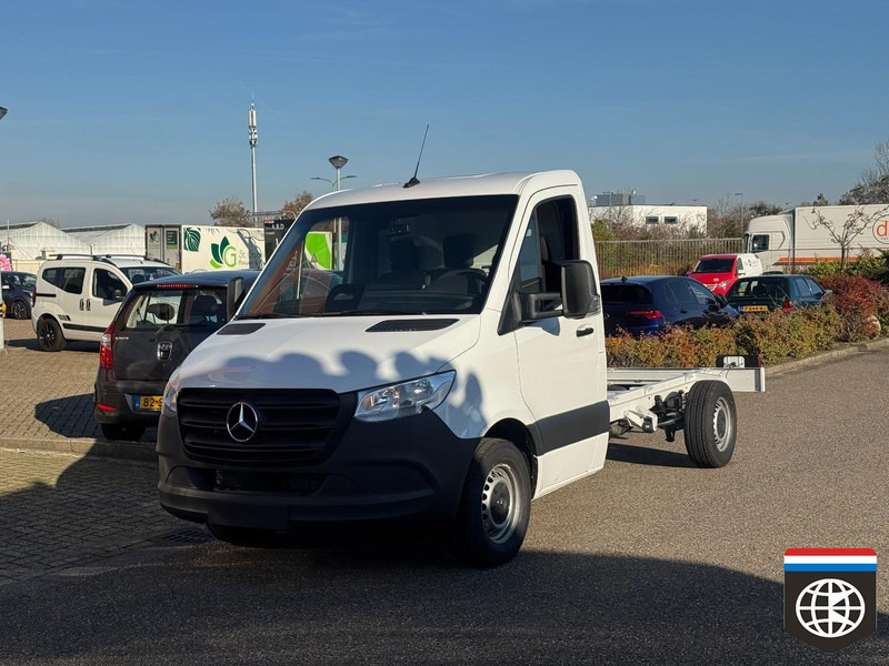 Mercedes-Benz Sprinter 315 CDi CHASSIS WB 3670 - AUTOMAAT NAVIGATIE *** BPM VRIJ !! - Furgoneta: foto 3 Mercedes-Benz Sprinter 315 CDi CHASSIS WB 3670 - AUTOMAAT NAVIGATIE *** BPM VRIJ !! - Furgoneta: foto 3