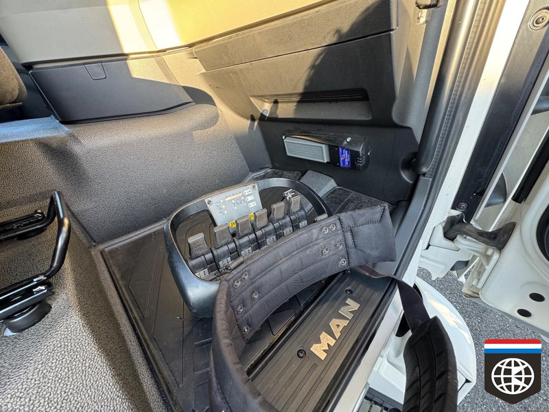 MAN TGX 26 470 PALLFINGER 19 - RETARDER - concoustaat - Camión grúa: foto 5 MAN TGX 26 470 PALLFINGER 19 - RETARDER - concoustaat - Camión grúa: foto 5