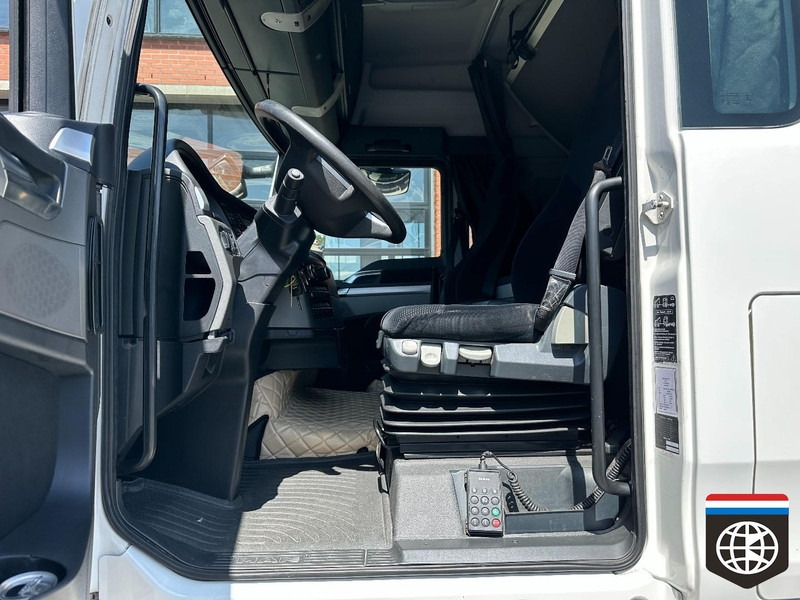 Camión lona MAN TGX 26.480 RETARDER - NIGHT A/C - 130M3 COMBINATION: foto 12