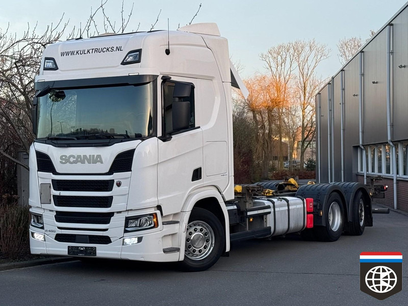 Scania R450 6X2/4 Highline Retarder Night a/c Full air - BDF CHASSIS - Concourstaat - Camión portacontenedore/ Intercambiable: foto 1 Scania R450 6X2/4 Highline Retarder Night a/c Full air - BDF CHASSIS - Concourstaat - Camión portacontenedore/ Intercambiable: foto 1