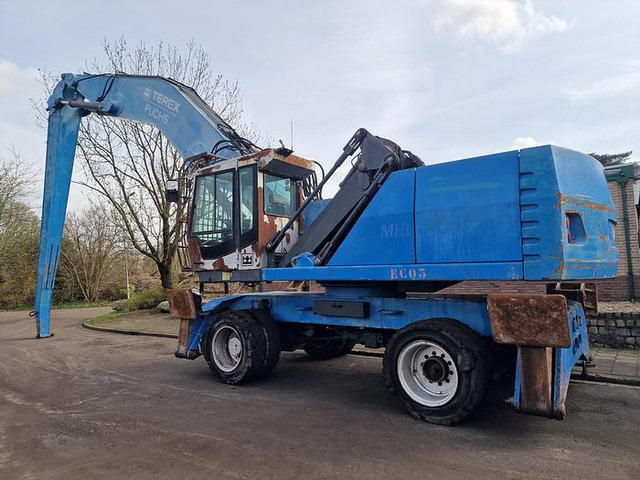 Terex FUCHS MHL 360 - Manipulador de materiales: foto 2 Terex FUCHS MHL 360 - Manipulador de materiales: foto 2