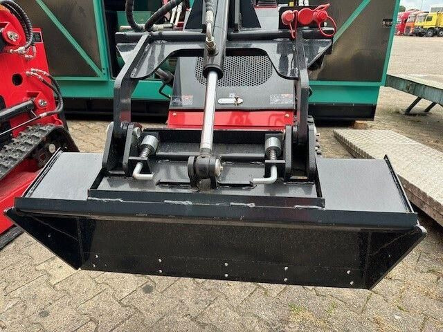 Compaktlader, Schaufel, S.W.S., 3. Steuerkreis - Cargadora de cadenas: foto 5 Compaktlader, Schaufel, S.W.S., 3. Steuerkreis - Cargadora de cadenas: foto 5