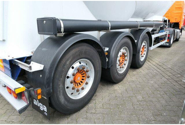 Feldbinder EUT 37.5, 1 Kammern, 37m³, 2 Domdeckel, SAF - Semirremolque cisterna: foto 5 Feldbinder EUT 37.5, 1 Kammern, 37m³, 2 Domdeckel, SAF - Semirremolque cisterna: foto 5