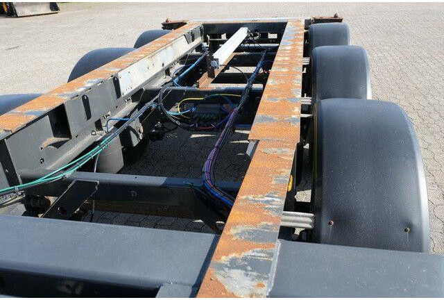 Fliegl SDS 380 SDS01, 20/30 & 40 Fuß Container, BPW - Semirremolque góndola rebajadas: foto 4 Fliegl SDS 380 SDS01, 20/30 & 40 Fuß Container, BPW - Semirremolque góndola rebajadas: foto 4