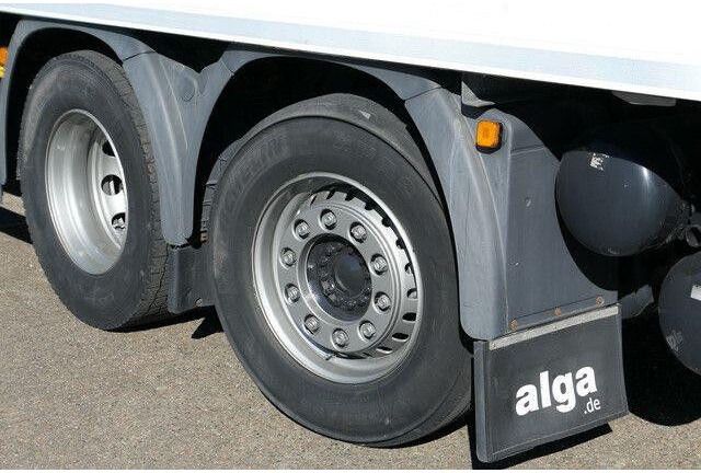 MAN 26.420 TGS LL 6x2, Intarder, LBW 2.5to., Gelenkt - Camión caja cerrada: foto 4 MAN 26.420 TGS LL 6x2, Intarder, LBW 2.5to., Gelenkt - Camión caja cerrada: foto 4