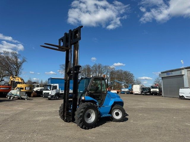 Manitou M50-4 4x4, Traglast 5.000kg, 3.700mm Hubhöhe - Carretilla todo terreno: foto 4 Manitou M50-4 4x4, Traglast 5.000kg, 3.700mm Hubhöhe - Carretilla todo terreno: foto 4