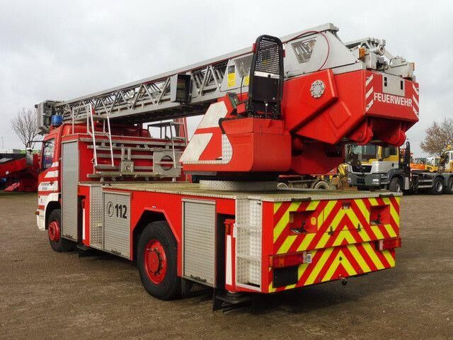 Mercedes-Benz 1528 ATEGO 4x2, Drehleiter DL23-12, Metz, 30m - Camión de bomberos: foto 3 Mercedes-Benz 1528 ATEGO 4x2, Drehleiter DL23-12, Metz, 30m - Camión de bomberos: foto 3