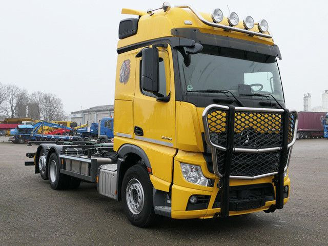 Mercedes-Benz 2546 L 6x2, MP4, 2x Schlafliege, Bullfänger, AC - Camión portacontenedore/ Intercambiable: foto 5 Mercedes-Benz 2546 L 6x2, MP4, 2x Schlafliege, Bullfänger, AC - Camión portacontenedore/ Intercambiable: foto 5