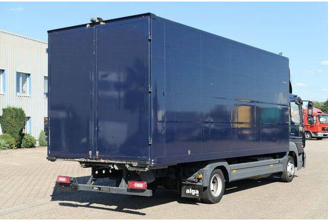 Mercedes-Benz 818 Atego 4x2, 6.200mm lang, Möbel, Klima - Camión caja cerrada: foto 3 Mercedes-Benz 818 Atego 4x2, 6.200mm lang, Möbel, Klima - Camión caja cerrada: foto 3
