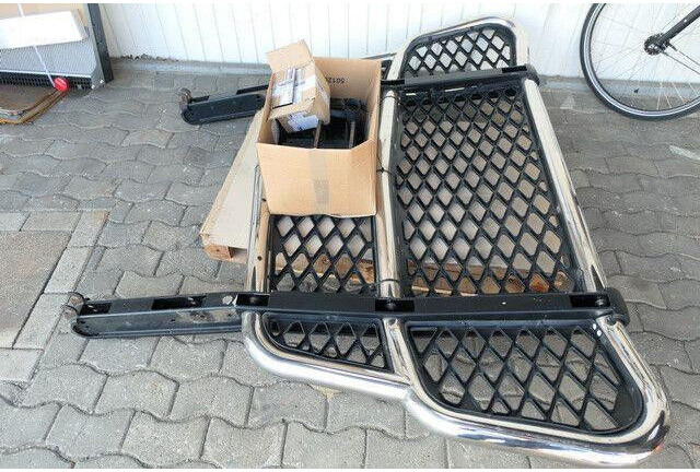 Mercedes-Benz Bullfänger, Rammschutz Alu mit Gitter-Optik - Parrilla: foto 3 Mercedes-Benz Bullfänger, Rammschutz Alu mit Gitter-Optik - Parrilla: foto 3