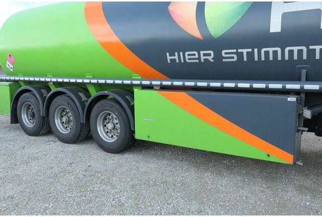 Schrader Z-STA24-42.7/4, Peilstab, 43m³, 4 Kammern - Semirremolque cisterna: foto 2 Schrader Z-STA24-42.7/4, Peilstab, 43m³, 4 Kammern - Semirremolque cisterna: foto 2