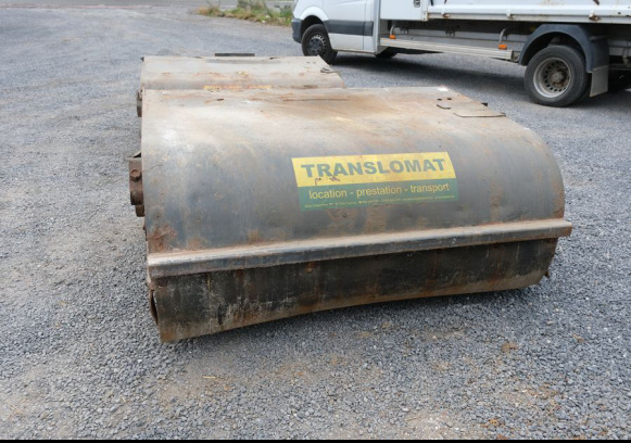 Balayeuses à godet collecteur Bobcat 60-SWEEPER - Barredora cucharón: foto 2 Balayeuses à godet collecteur Bobcat 60-SWEEPER - Barredora cucharón: foto 2