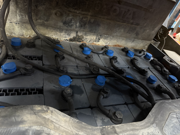 Chariot élévateur frontal électrique TOYOTA 02-7FD25 - Carretilla elevadora eléctrica: foto 4 Chariot élévateur frontal électrique TOYOTA 02-7FD25 - Carretilla elevadora eléctrica: foto 4