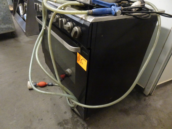 Cuisinière, marque VALBERG
modèle : VALCV905MFCNVT
numéro : 00725157008320460005
voltage : 230 V / 50 Hz
5 taques vitro céramiques Inière, marque VALBERG
modèle : VALCV905MFCNVT
numéro : 007251570083 - Maquinaria de alimentación: foto 3 Cuisinière, marque VALBERG
modèle : VALCV905MFCNVT
numéro : 00725157008320460005
voltage : 230 V / 50 Hz
5 taques vitro céramiques Inière, marque VALBERG
modèle : VALCV905MFCNVT
numéro : 007251570083 - Maquinaria de alimentación: foto 3