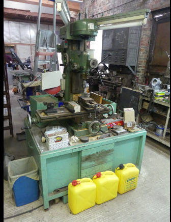 Fraiseuse avec meuble et accessoires Mecatec CTV-800 - Máquina para metal: foto 1 Fraiseuse avec meuble et accessoires Mecatec CTV-800 - Máquina para metal: foto 1