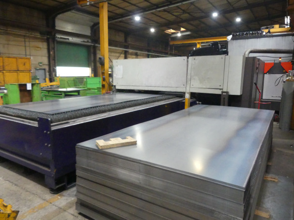 Machine de découpe laser CO² avec refroidisseur et aspiration de fumée Bystronic Bylaser 4400 - Máquina para metal: foto 3 Machine de découpe laser CO² avec refroidisseur et aspiration de fumée Bystronic Bylaser 4400 - Máquina para metal: foto 3