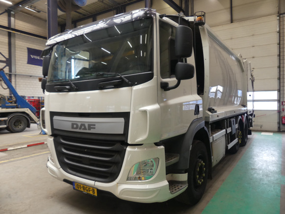 REF:01-BGF-8 - Camion poubelle DAF CF290FAG (2015-268.697 km) - Camión de basura: foto 1 REF:01-BGF-8 - Camion poubelle DAF CF290FAG (2015-268.697 km) - Camión de basura: foto 1