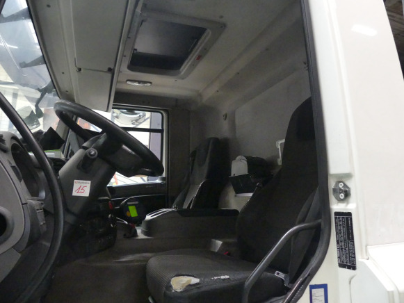 REF:01-BGF-8 - Camion poubelle DAF CF290FAG (2015-268.697 km) - Camión de basura: foto 5 REF:01-BGF-8 - Camion poubelle DAF CF290FAG (2015-268.697 km) - Camión de basura: foto 5