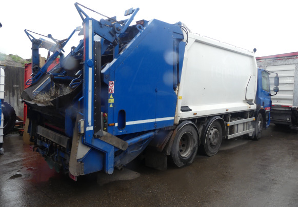 REF:BX-PS-13 - Camion poubelle DAF FAG CF 75 (2010-390.475 km) - Camión de basura: foto 3 REF:BX-PS-13 - Camion poubelle DAF FAG CF 75 (2010-390.475 km) - Camión de basura: foto 3
