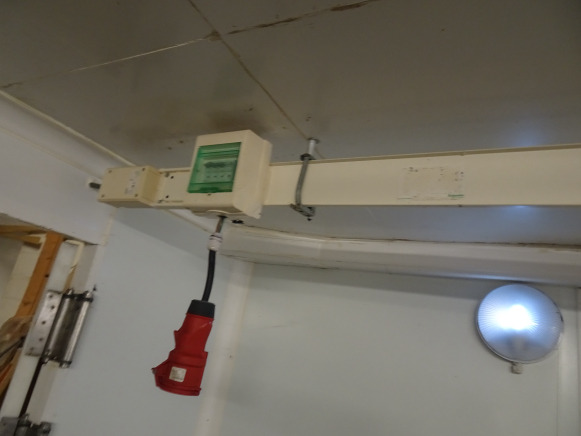 Rails d'approvisionnement d'électricité, S d'approvisionnement d'élecApprovisionnemerpprol Nt D'électricité, Marque Canalis - Maquinaria de alimentación: foto 1 Rails d'approvisionnement d'électricité, S d'approvisionnement d'élecApprovisionnemerpprol Nt D'électricité, Marque Canalis - Maquinaria de alimentación: foto 1