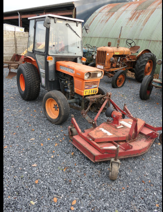 Tracteur pour par cet jardin + faucheuse rotative Kubota 245DT ( VIN:245DT72778) - Tractor: foto 1 Tracteur pour par cet jardin + faucheuse rotative Kubota 245DT ( VIN:245DT72778) - Tractor: foto 1