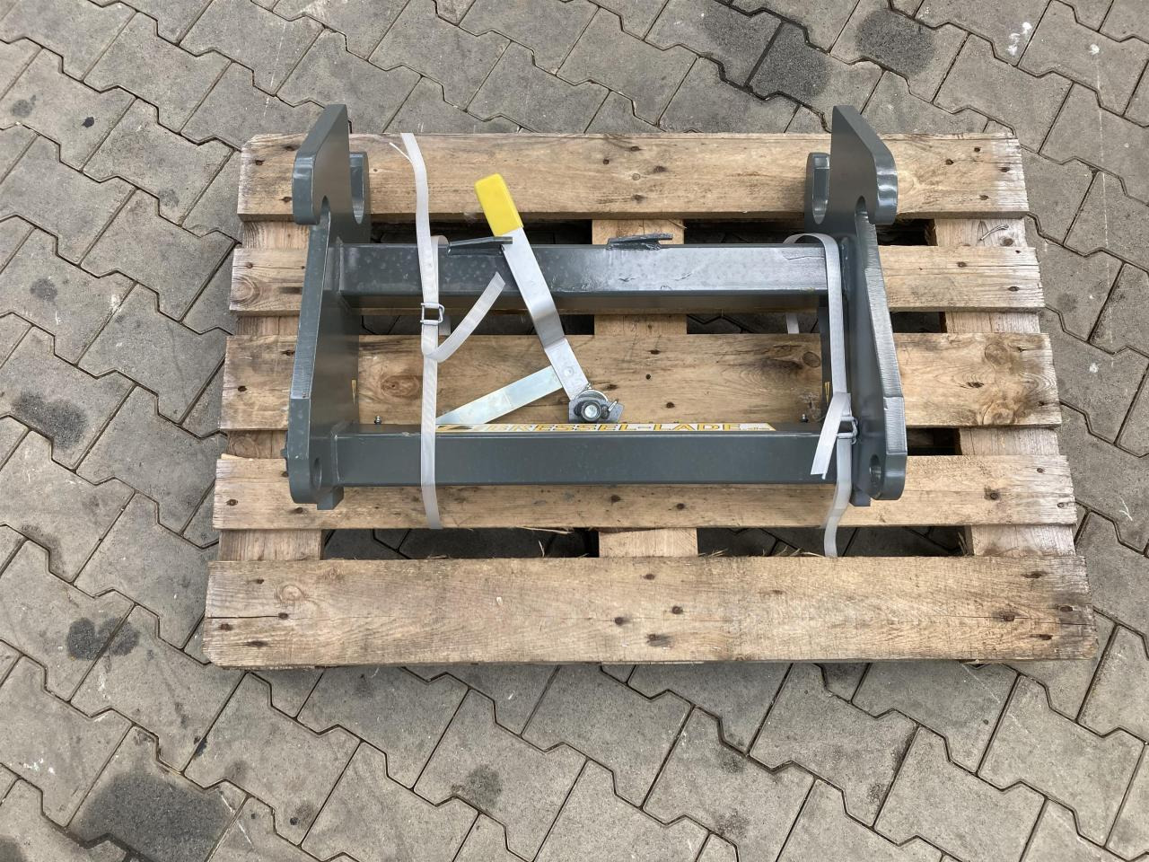 Bressel Weidemann auf Manitou - Cargador frontal para tractor: foto 1 Bressel Weidemann auf Manitou - Cargador frontal para tractor: foto 1