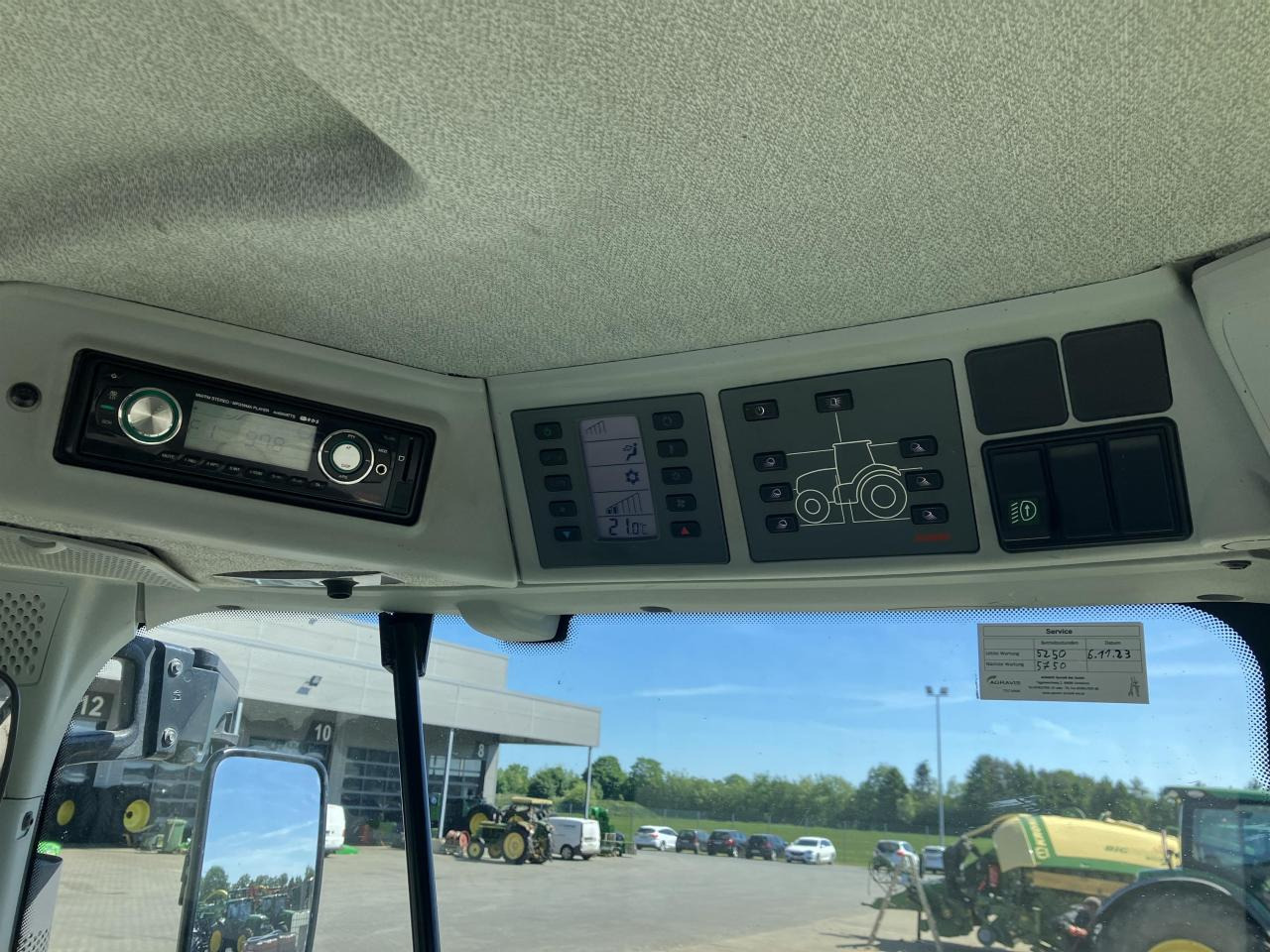 Tractor CLAAS Arion 640: foto 6