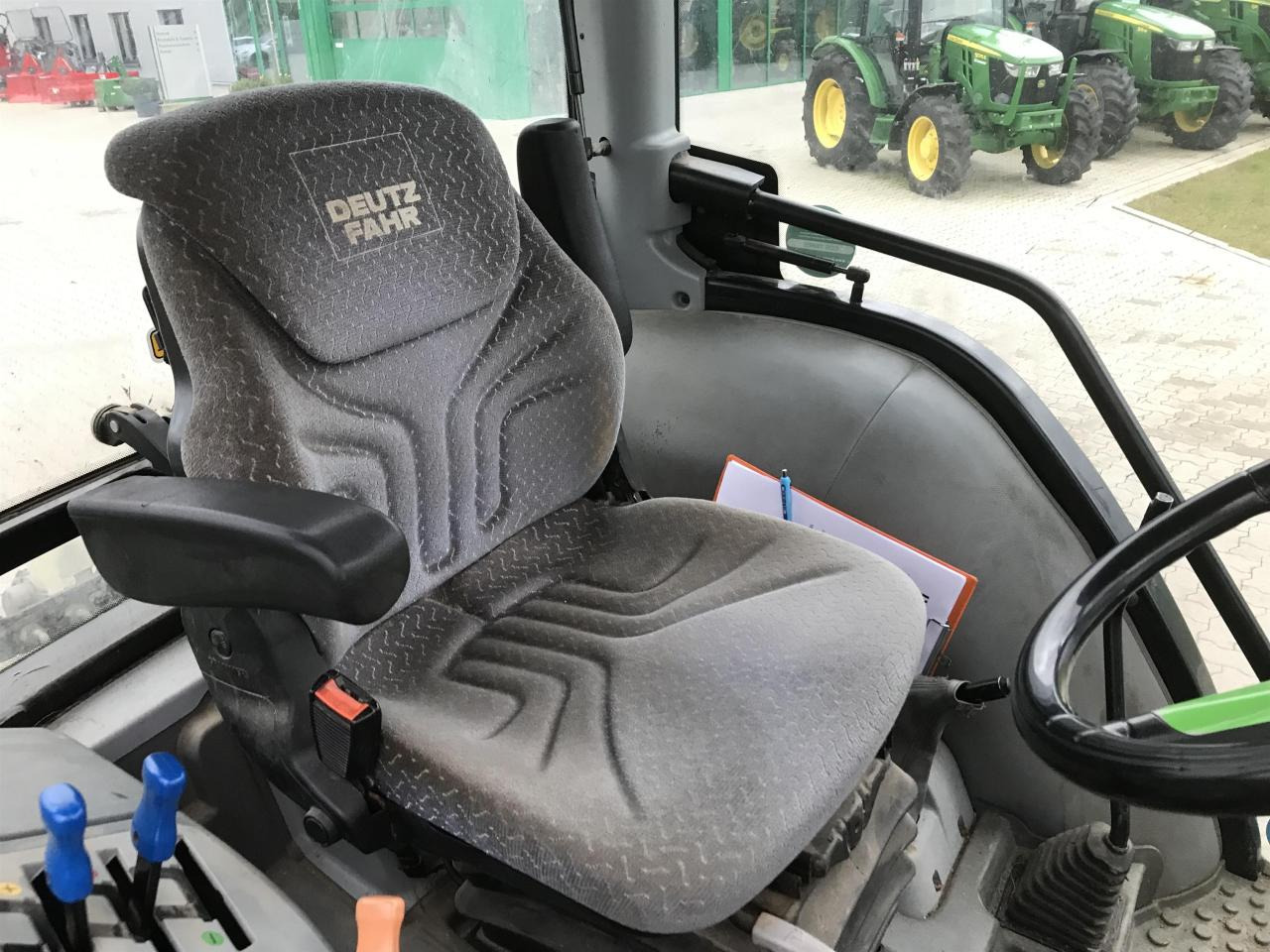 Arrendamiento de Deutz-Fahr Agrofarm 420 Deutz-Fahr Agrofarm 420: foto 9 Arrendamiento de Deutz-Fahr Agrofarm 420 Deutz-Fahr Agrofarm 420: foto 9