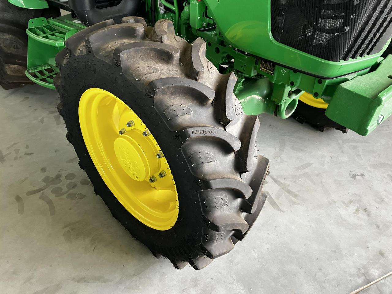 Tractor John Deere 5075E: foto 12 Tractor John Deere 5075E: foto 12