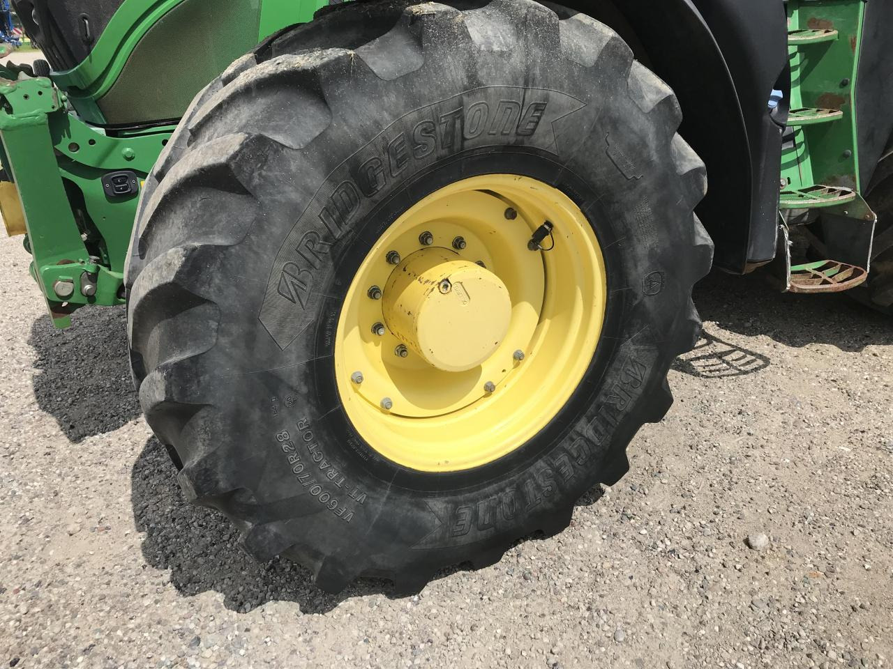 Tractor John Deere 6215R: foto 10