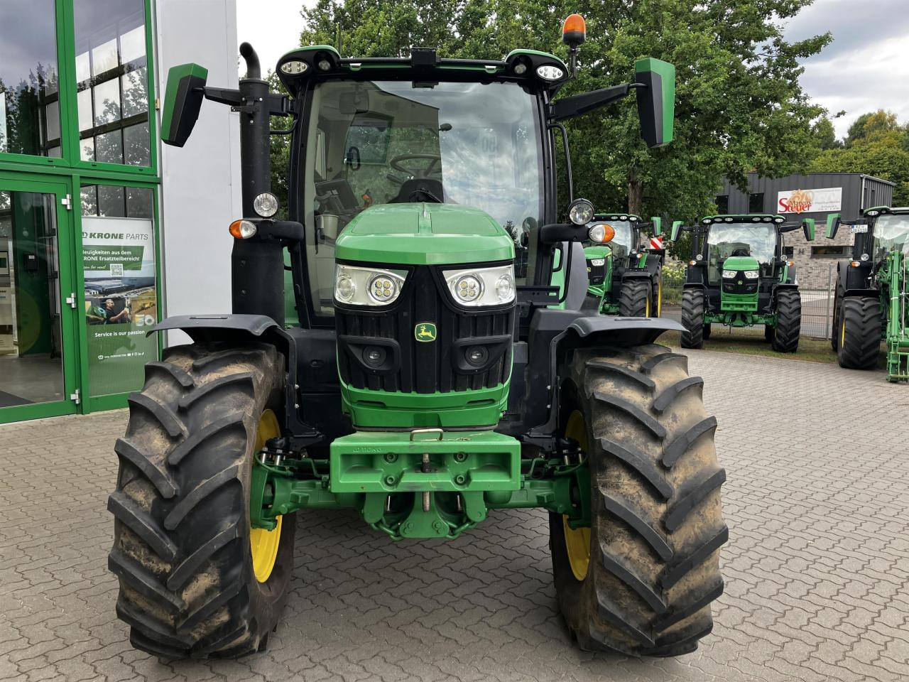 John Deere 6R 130 - Tractor: foto 3 John Deere 6R 130 - Tractor: foto 3