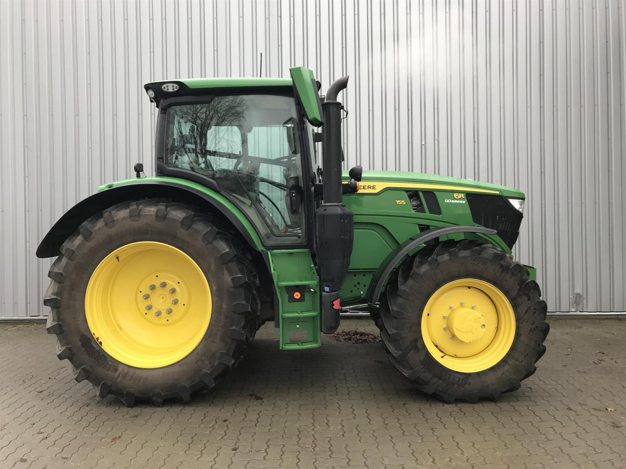 John Deere 6R 155 - Tractor: foto 2 John Deere 6R 155 - Tractor: foto 2