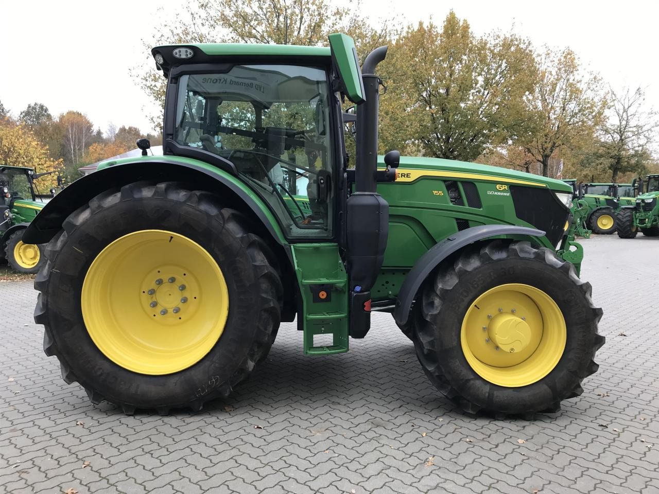 John Deere 6R 155 - Tractor: foto 2 John Deere 6R 155 - Tractor: foto 2
