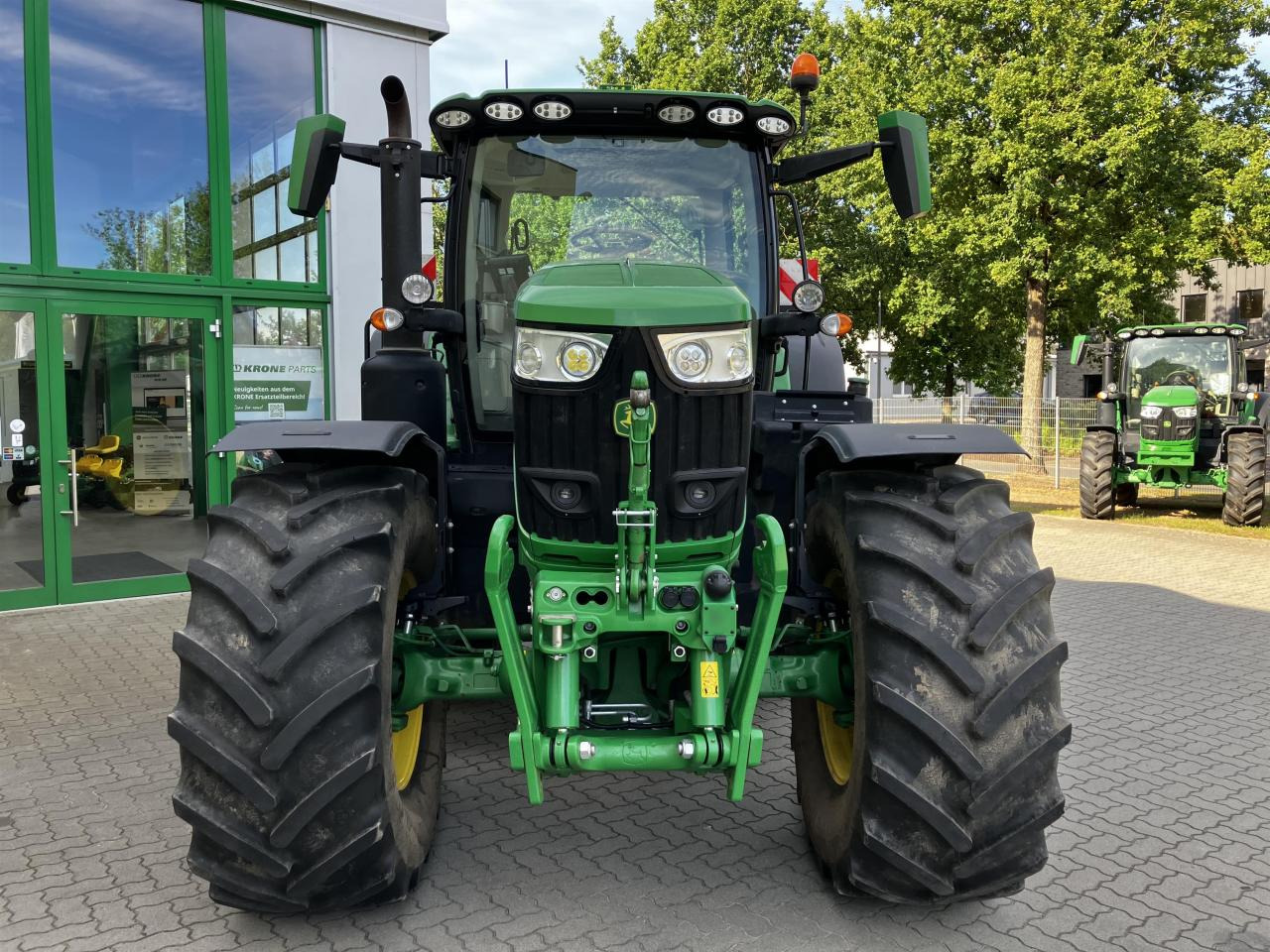 John Deere 6R 175 - Tractor: foto 3 John Deere 6R 175 - Tractor: foto 3