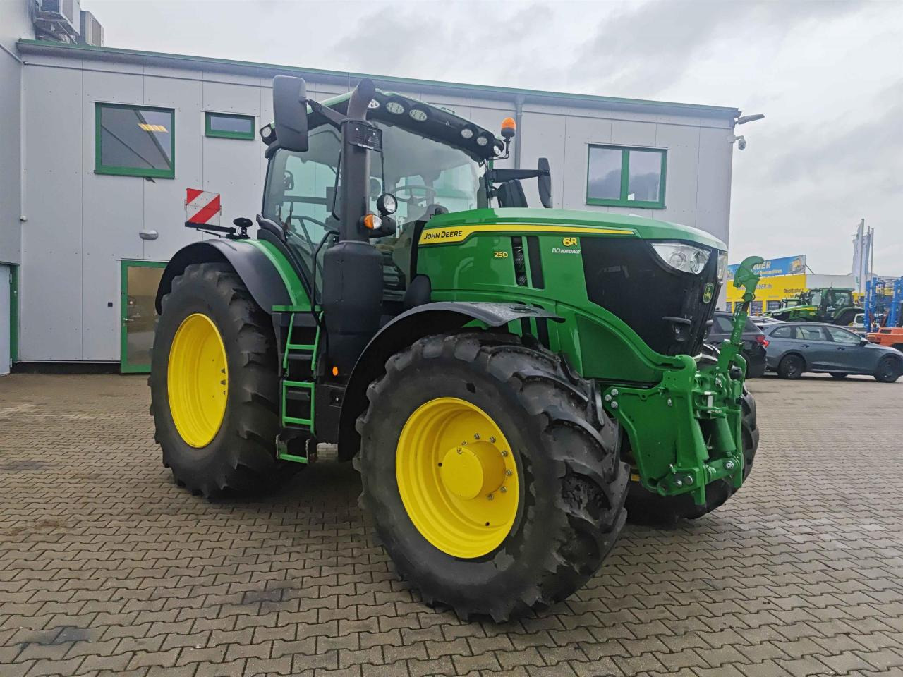 John Deere 6R 250 - Tractor: foto 2 John Deere 6R 250 - Tractor: foto 2
