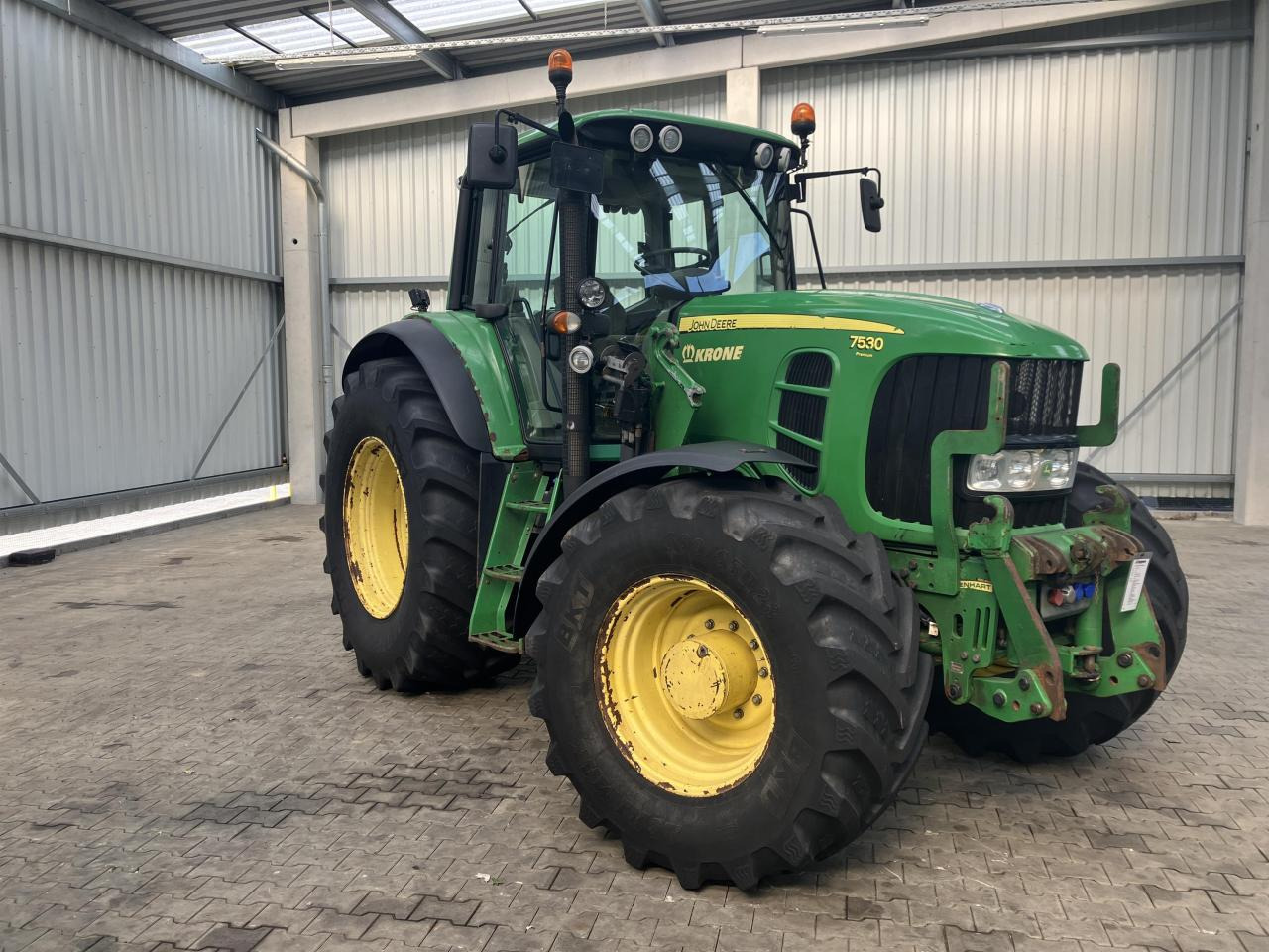 John Deere 7530 PREMIUM - Tractor: foto 2 John Deere 7530 PREMIUM - Tractor: foto 2