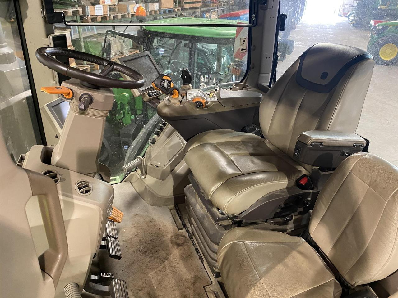 John Deere 7R 350 - Tractor: foto 4 John Deere 7R 350 - Tractor: foto 4