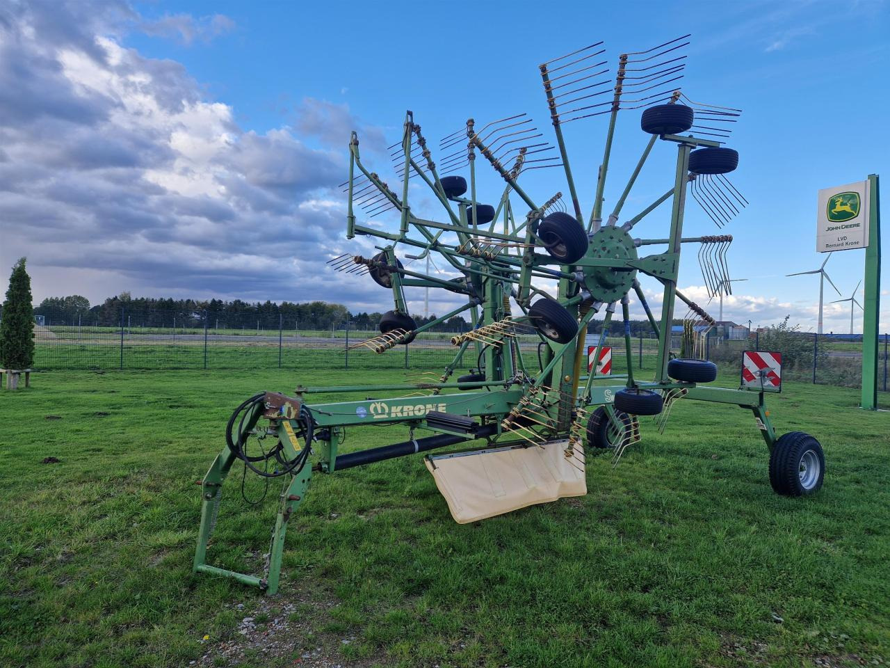 Krone Swadro 900 - Henificadora: foto 1 Krone Swadro 900 - Henificadora: foto 1